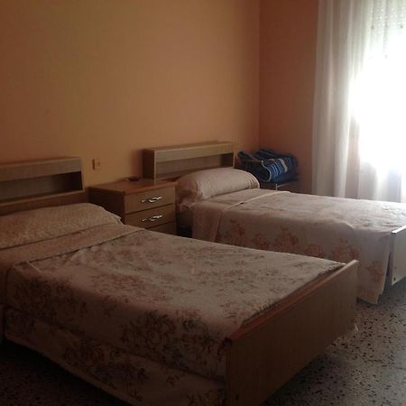 Hostel Alhambra Жирона Номер фото