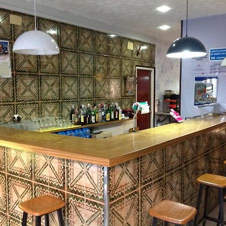 Hostel Alhambra Жирона Номер фото