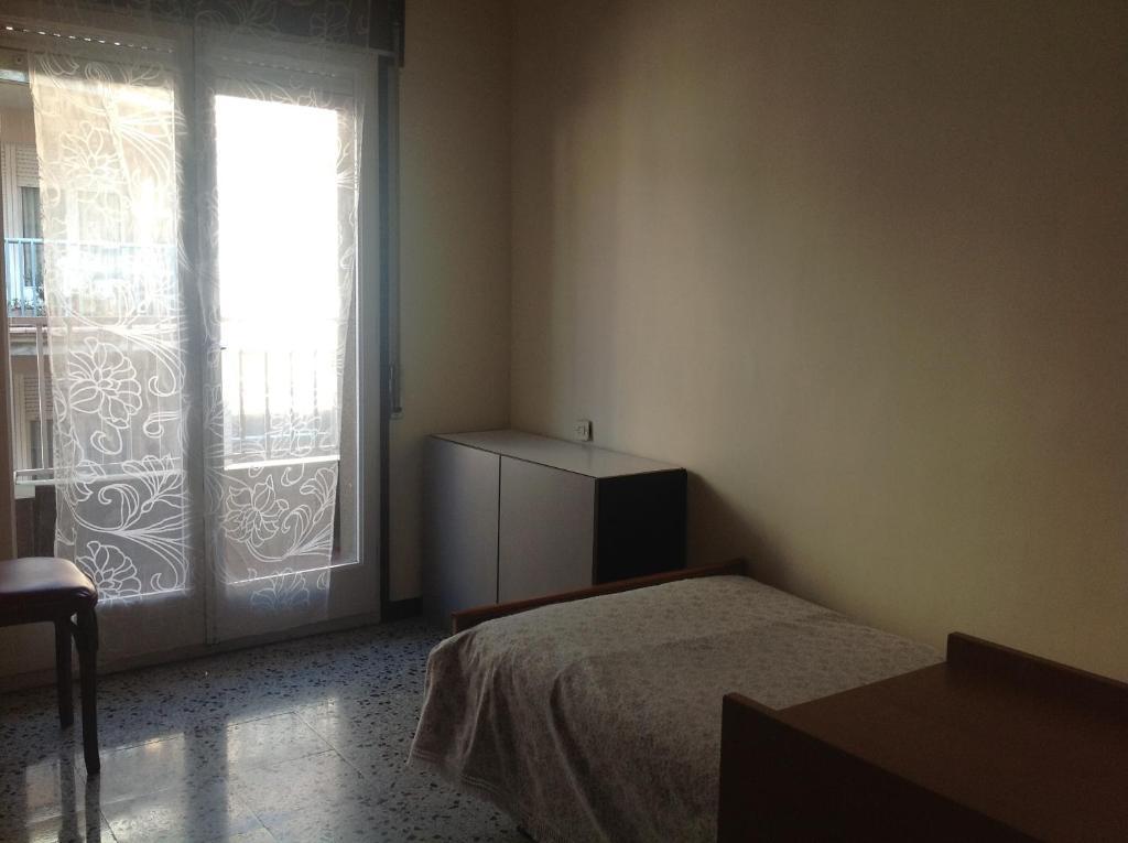 Hostel Alhambra Жирона Номер фото