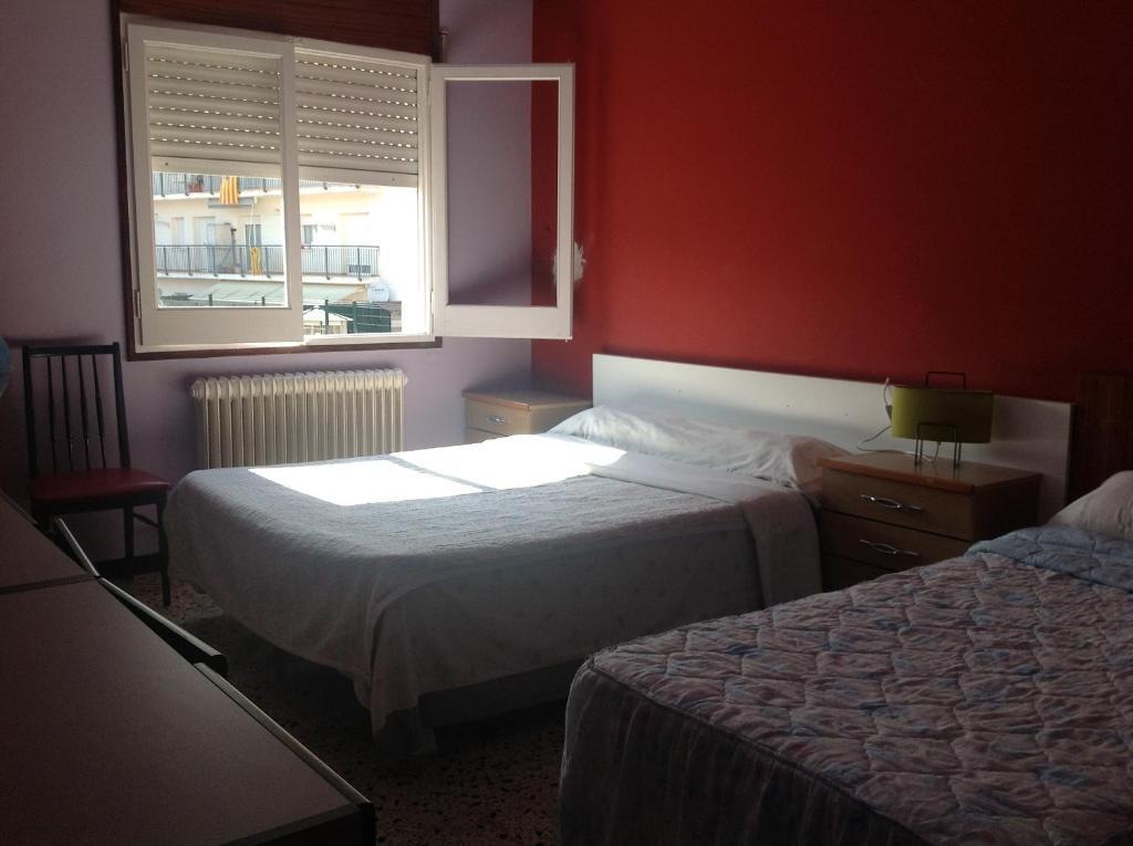 Hostel Alhambra Жирона Номер фото